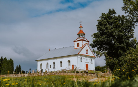 Bažnyčia (Medium).jpg